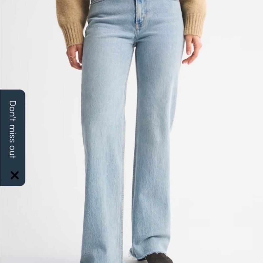 Abercrombie & Fitch Light Wash The 90s high rise  Jeans